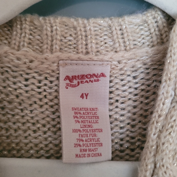 Arizona Girls Faux Fur Golden Vest 4YR - Picture 3 of 4